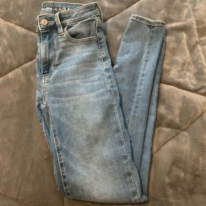american eagle basic blue high waisted jeans- NEW